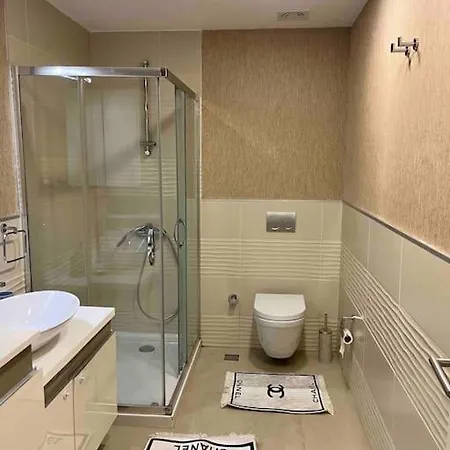 Cukurova Balkon Bueyuek 1+1