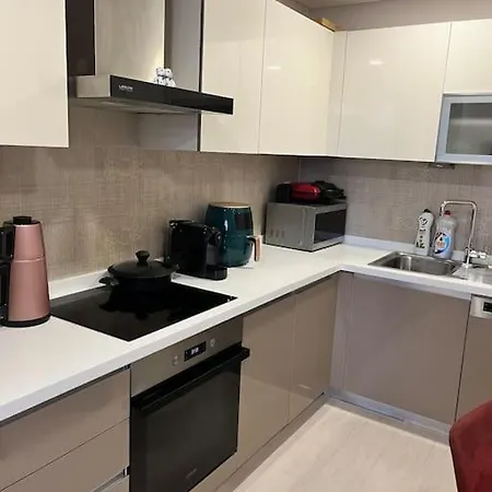 Cukurova Balkon Bueyuek 1+1